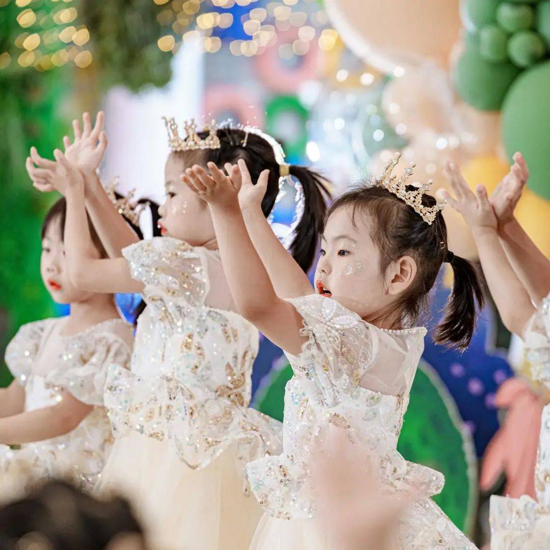 关于精彩表现令人目不转睛，赛场氛围火爆的信息