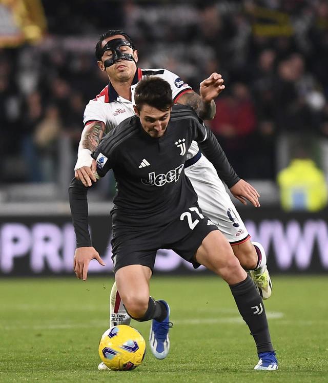 尤文图斯坚持不懈取得来之不易胜利的简单介绍