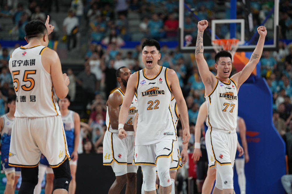 职业篮球比赛季后赛场上强队逐鹿