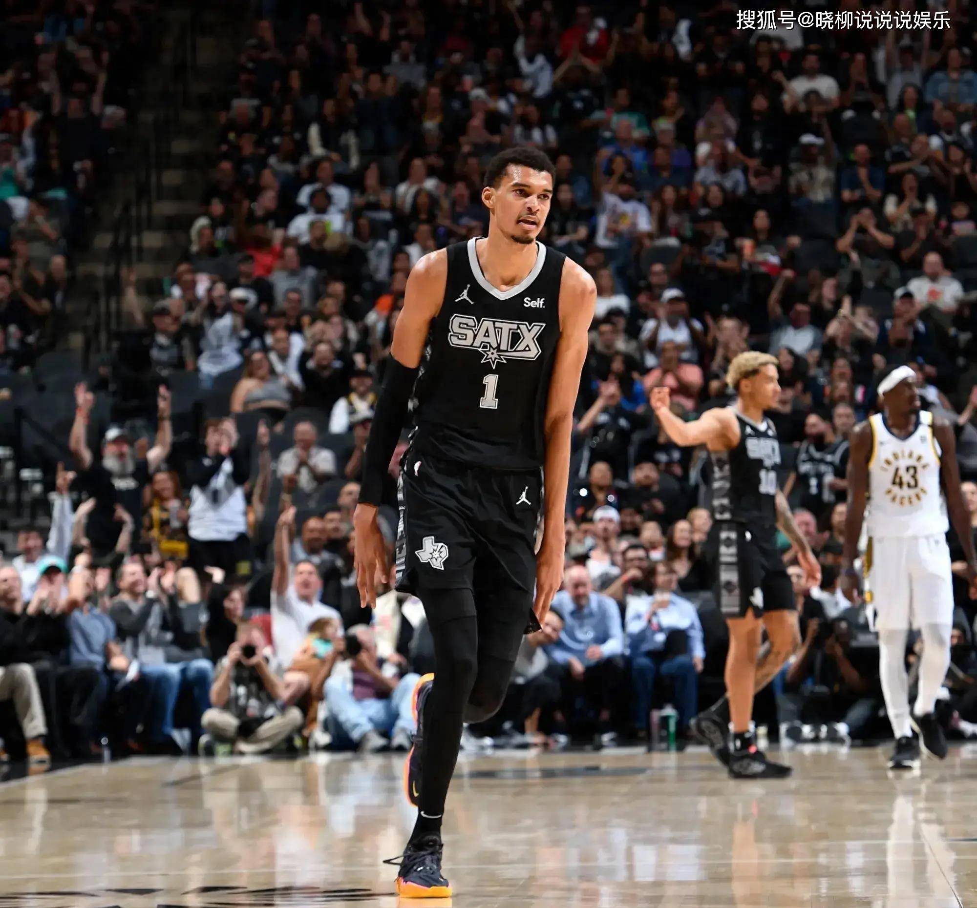 开拓者队主场庆胜马刺，取得连胜