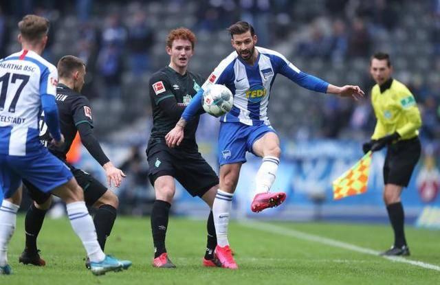 开云体育APP下载-柏林赫塔实力强大，轻松赢得比赛