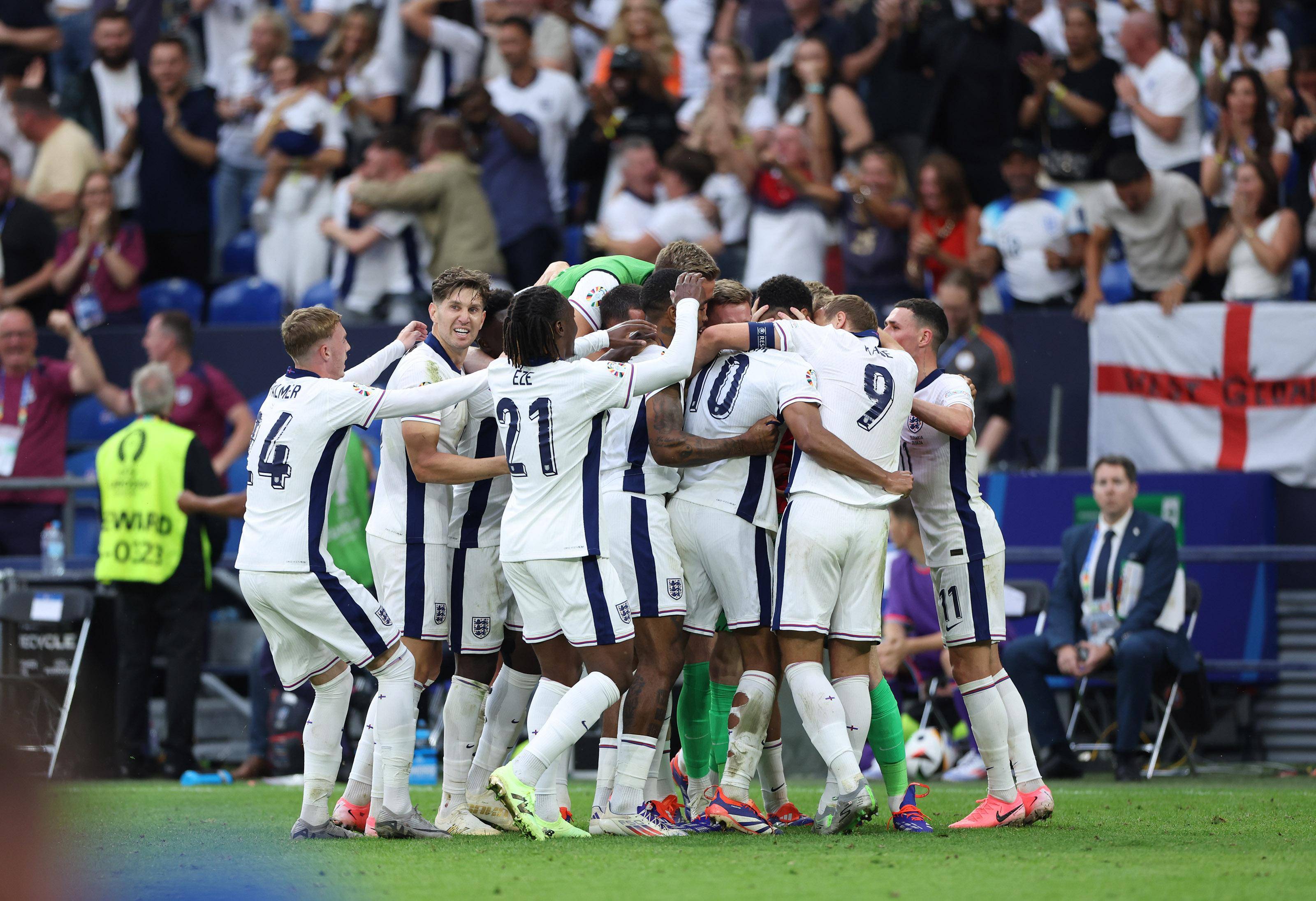 开云平台-群星荟萃：世界杯热门队完成小组赛的简单介绍