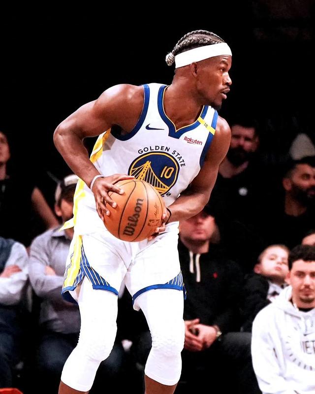 勇士全队爆发，轻松击败鹈鹕取得胜利的简单介绍