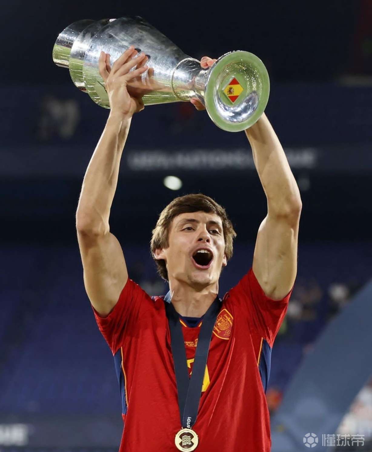 包含克罗地亚队在点球大战中获胜，晋级欧国联半决赛的词条