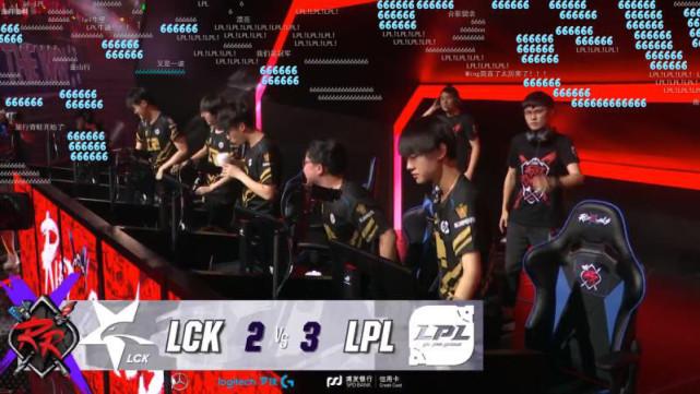 包含亚洲洲际赛季冠军战胜剑指殊荣相争激烈的词条