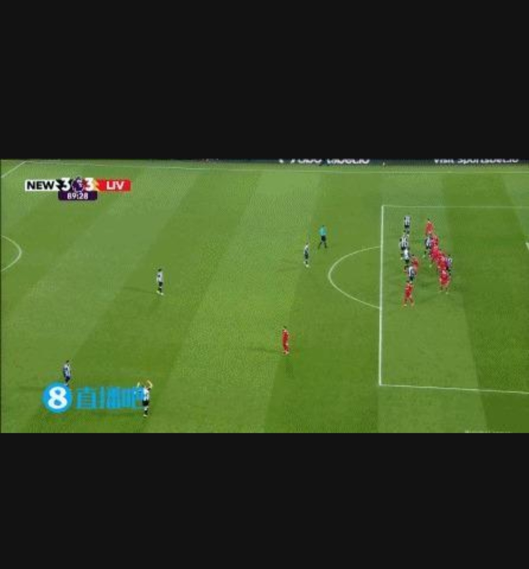 比赛尾声传出伤员消息，球迷忧心