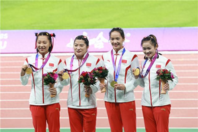 包含中国军团崭露头角，连夺金牌的词条