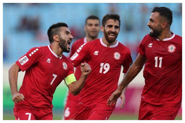 比赛中球队实力碾压对手夺冠