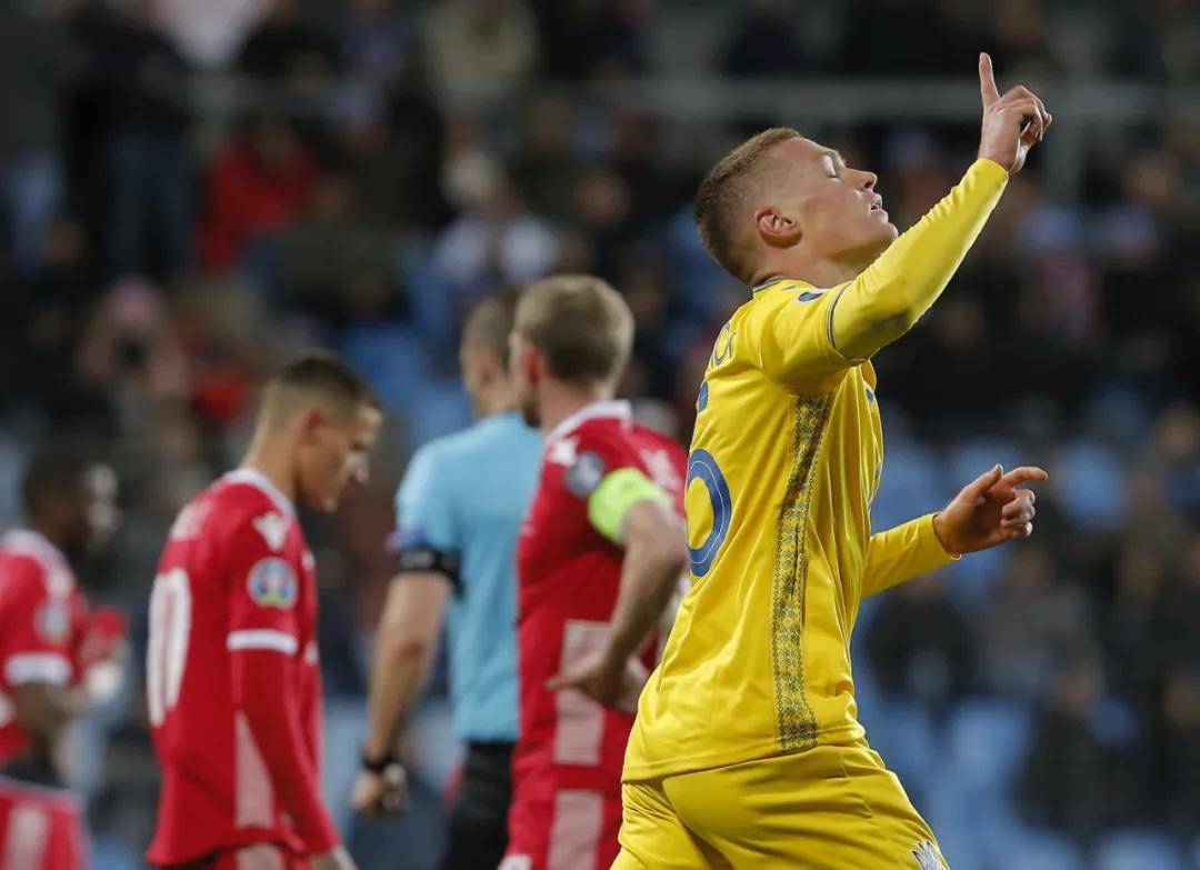 关于斯洛伐克主场击败俄罗斯，晋级欧洲杯的信息