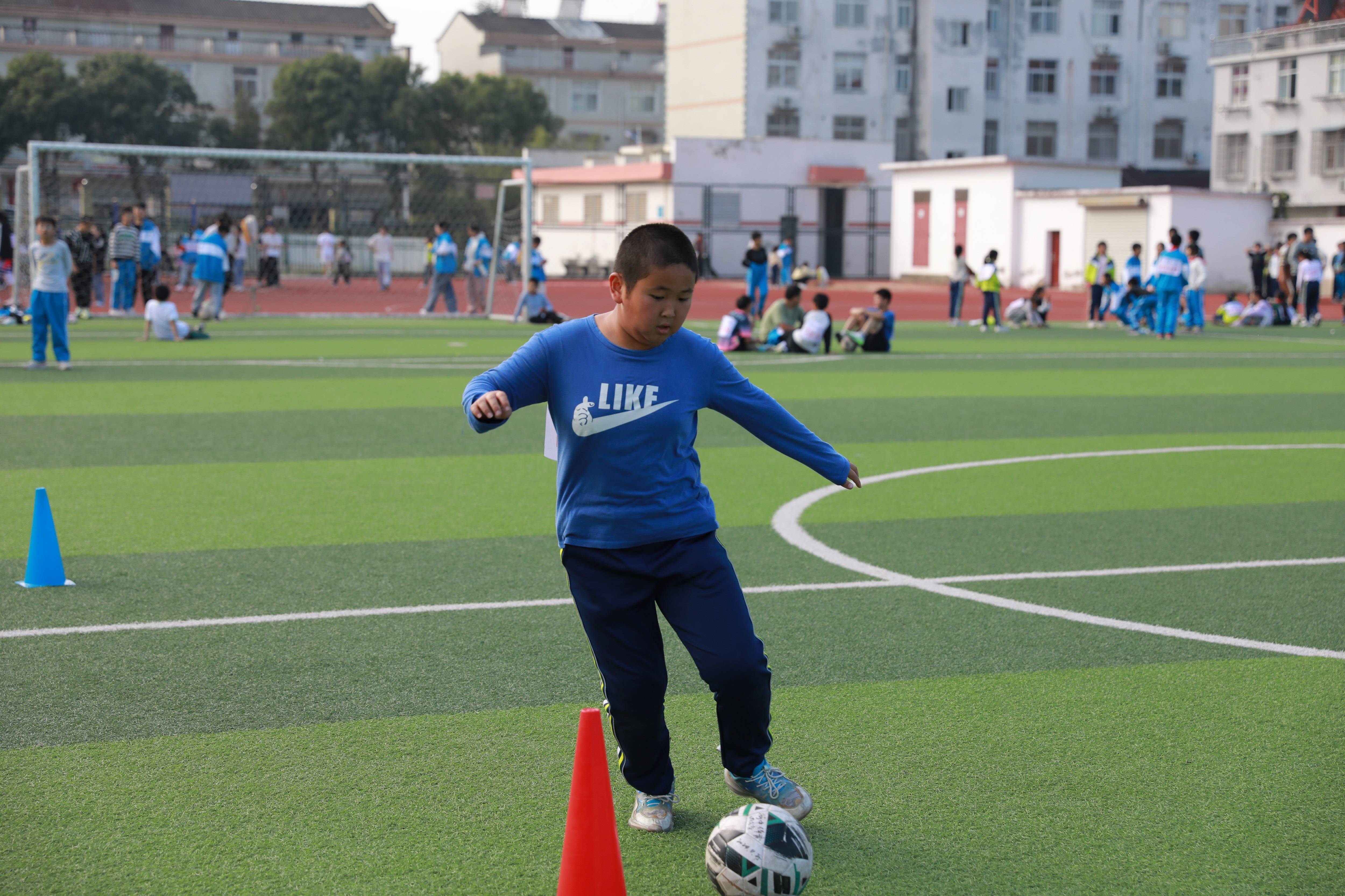运动员们在比赛中展现出的专业水平和激情