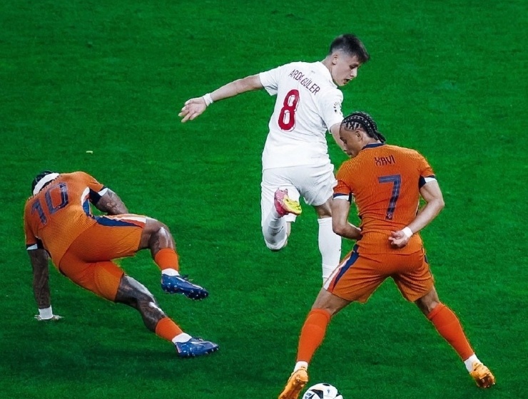 奥地利队大胜意大利晋级半决赛