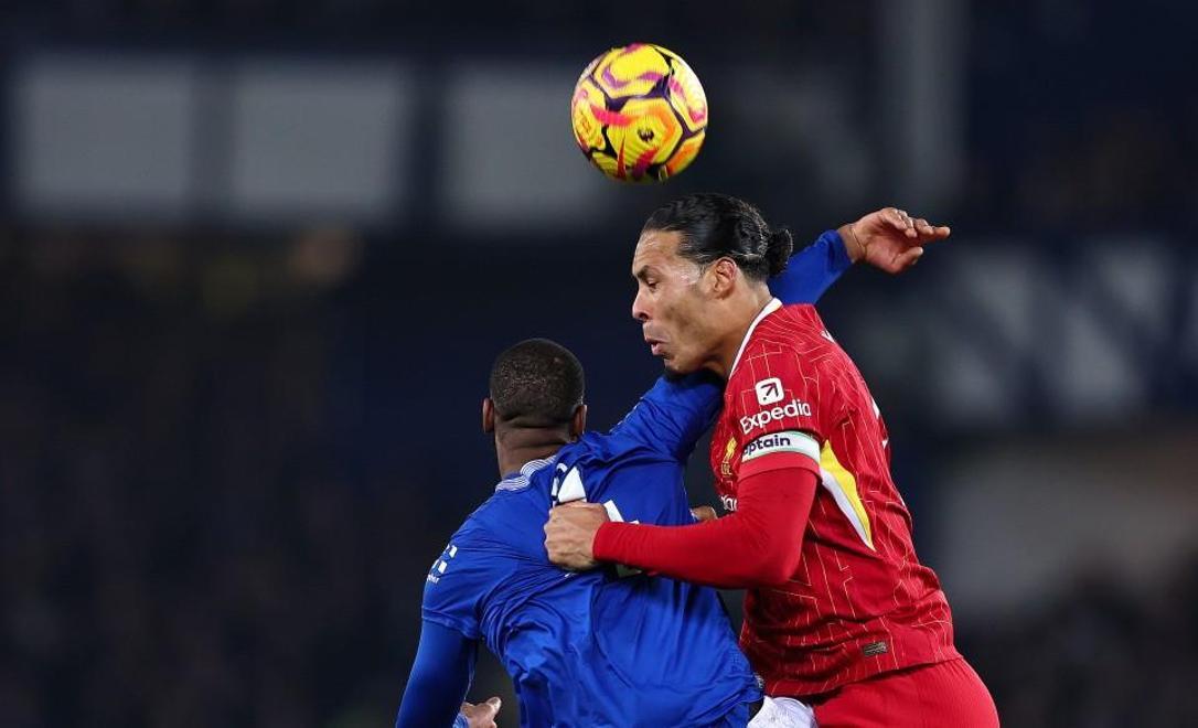 利物浦遭遇困难,场面有失控 利物浦遭遇困难,场面有失控