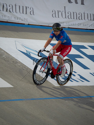 开云体育APP下载-意大利自行车选手速度惊人，获得冠军