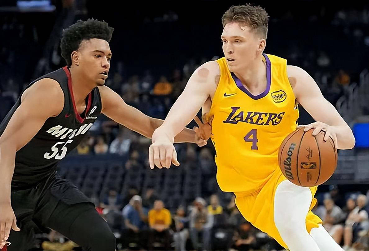 开云下载-包含NBA球员在夏季联赛中组成联队的词条