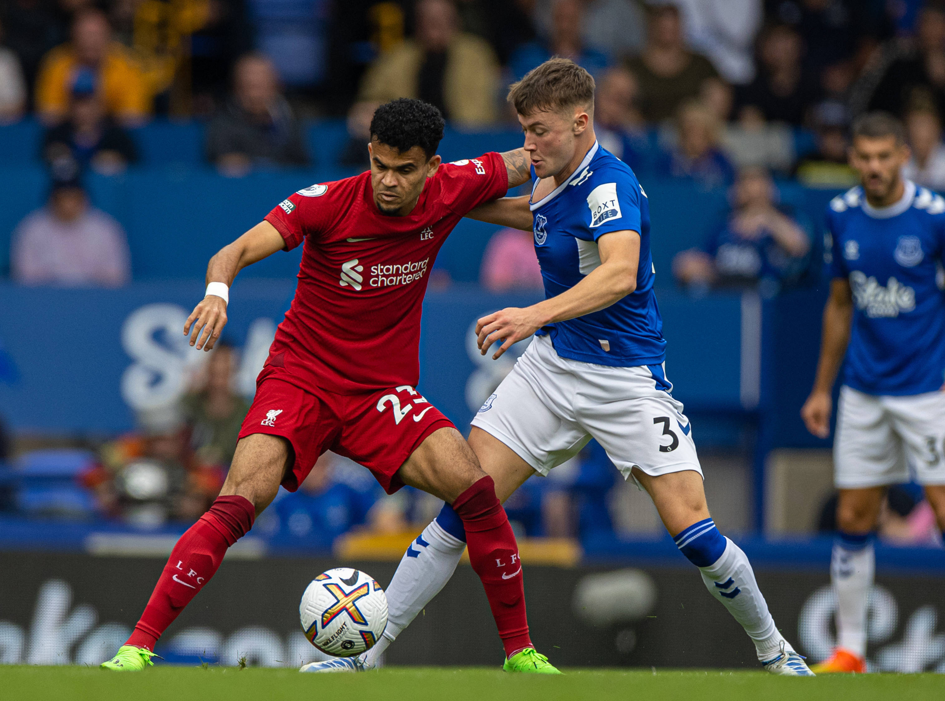 开云体育-胜利的味道甜美，球员共同享受胜利的简单介绍