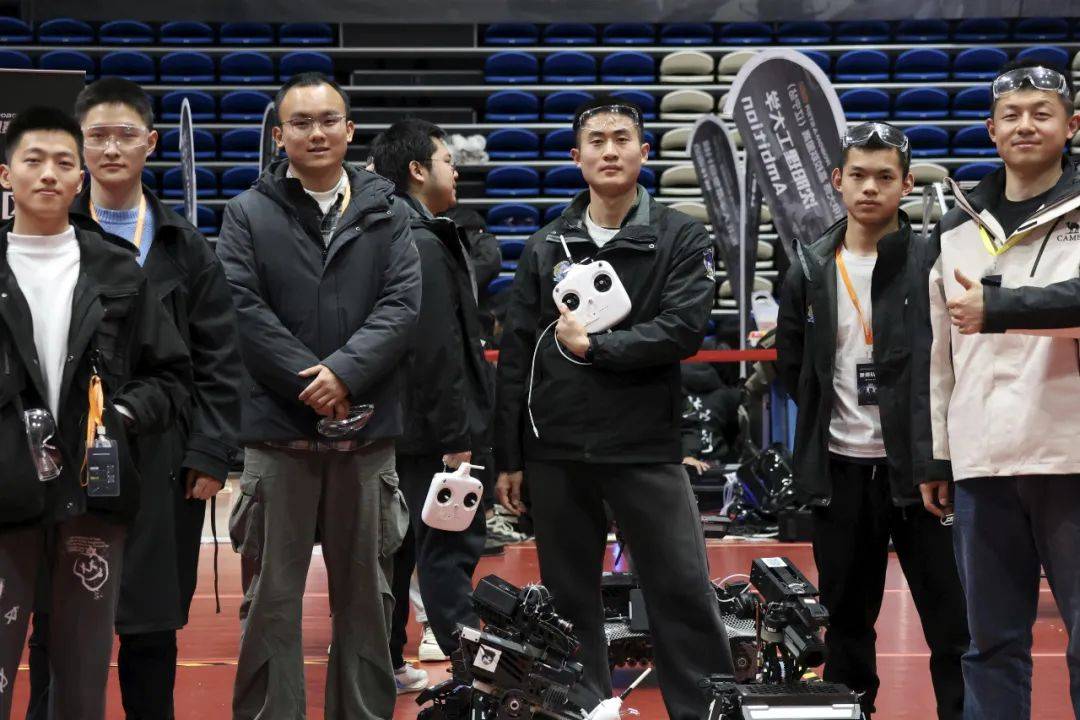 开云下载-关于荣耀时刻！比赛中球员们勇夺胜利呼风唤雨的信息