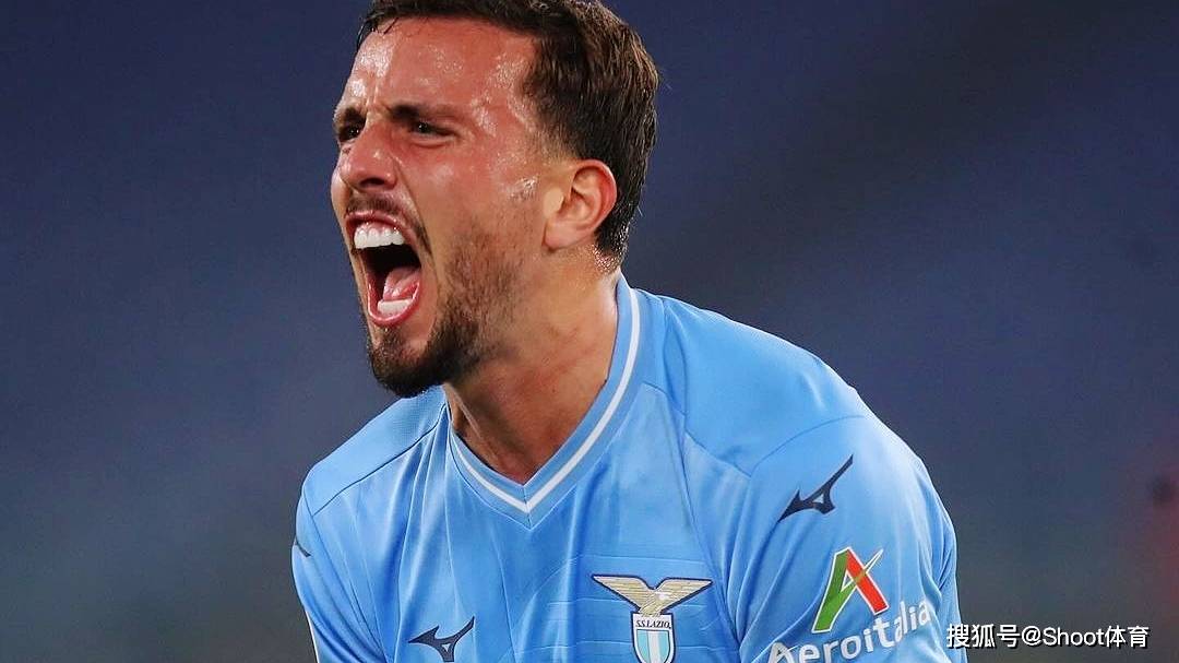 柏林联中场状态神勇表现抢眼 柏林联中场状态神勇表现抢眼