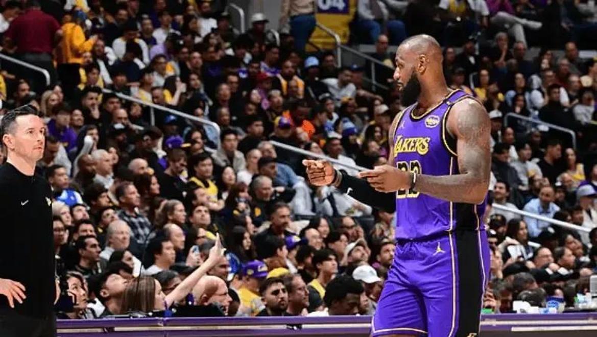 开云体育APP下载-湖人大胜勇士，取得八连胜！