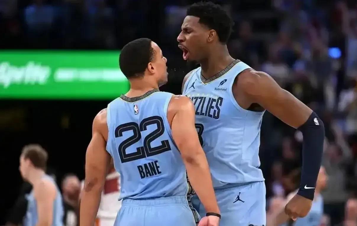 灰熊不敌活塞，莫兰特砍33分