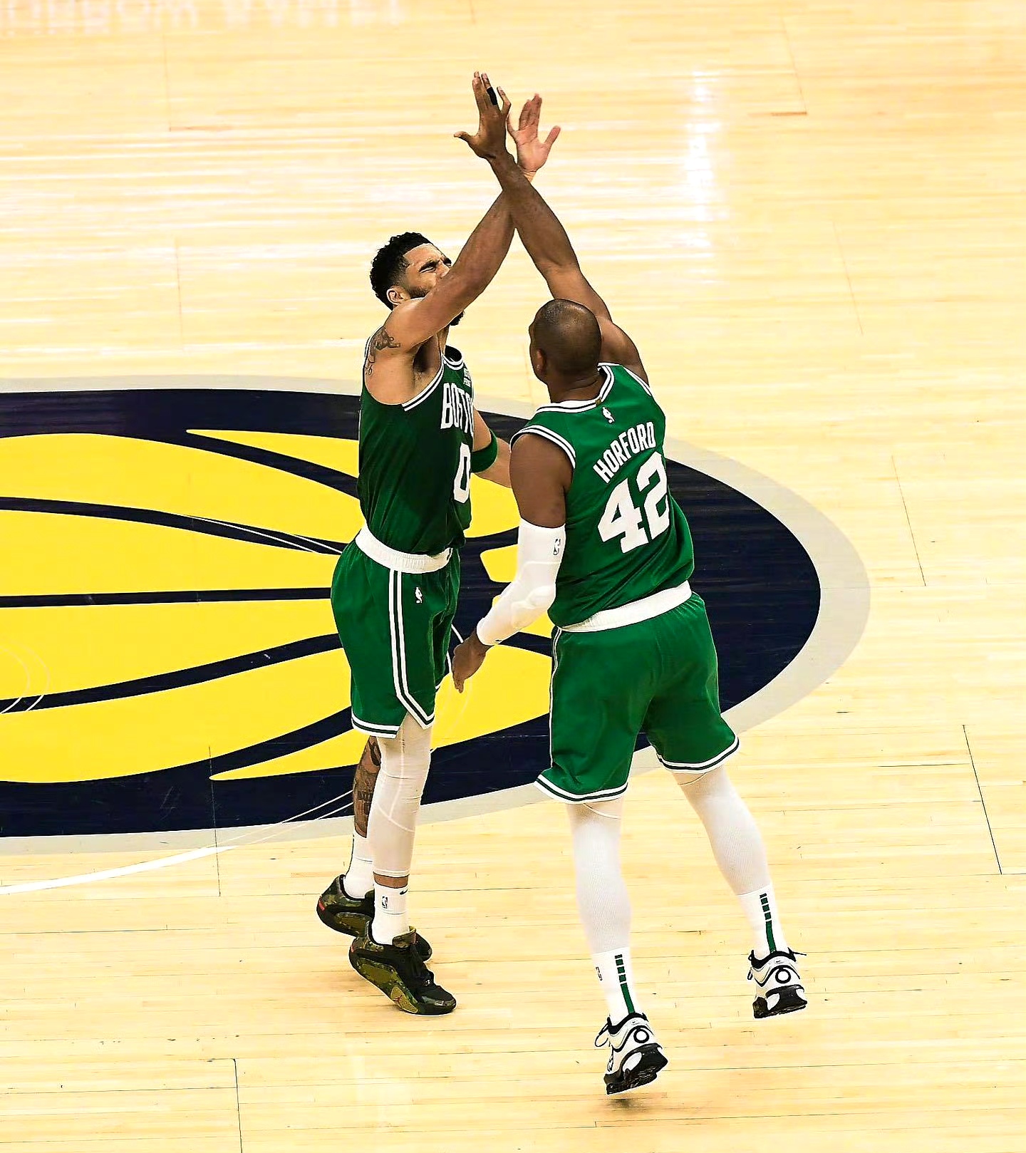 开云体育登录-独行侠完胜凯尔特人，哈登带队取胜