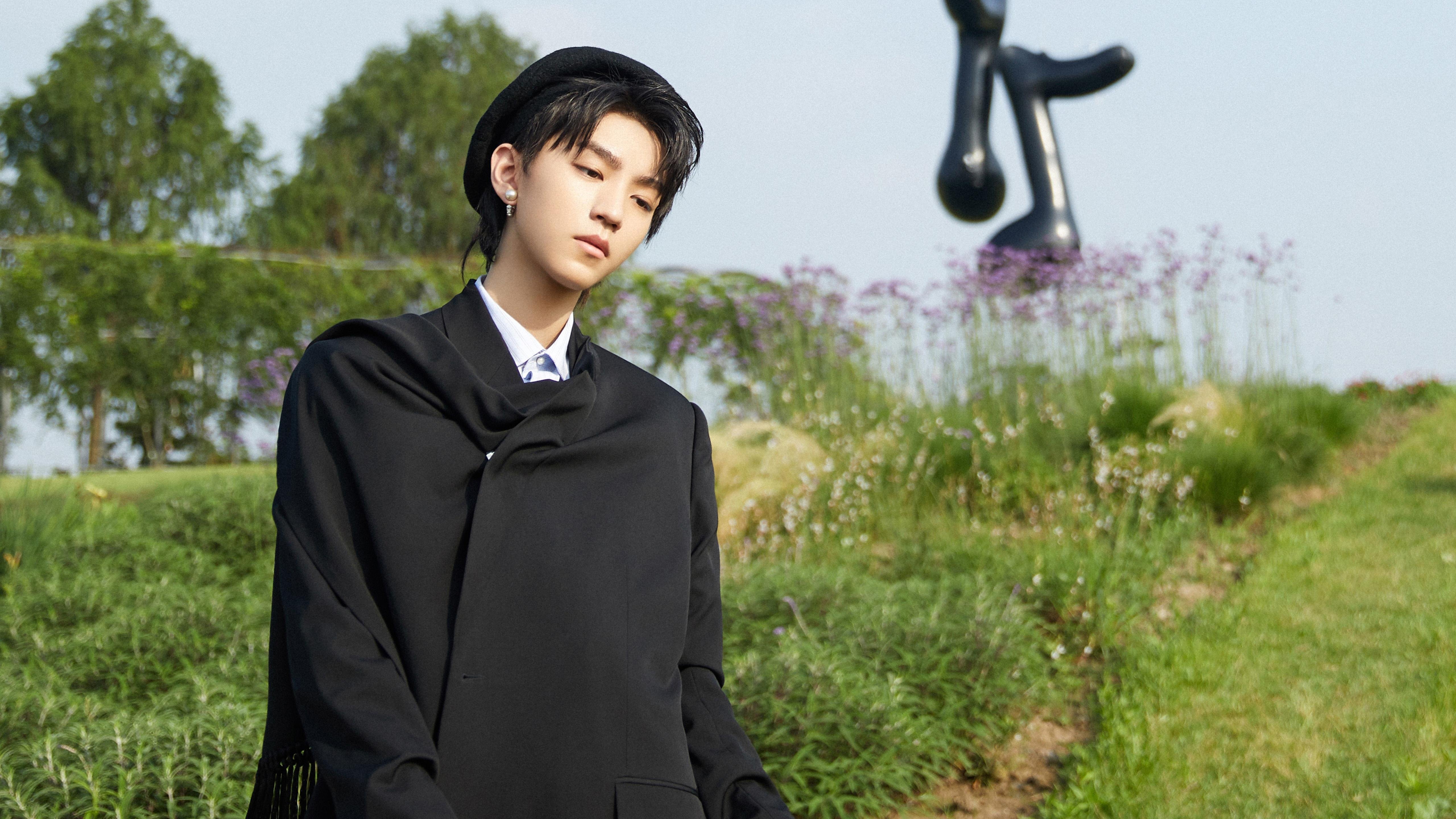 开云体育-苏亚雷斯爆发，中国男足鏖战洪都拉斯，一场热身的青春祭旗