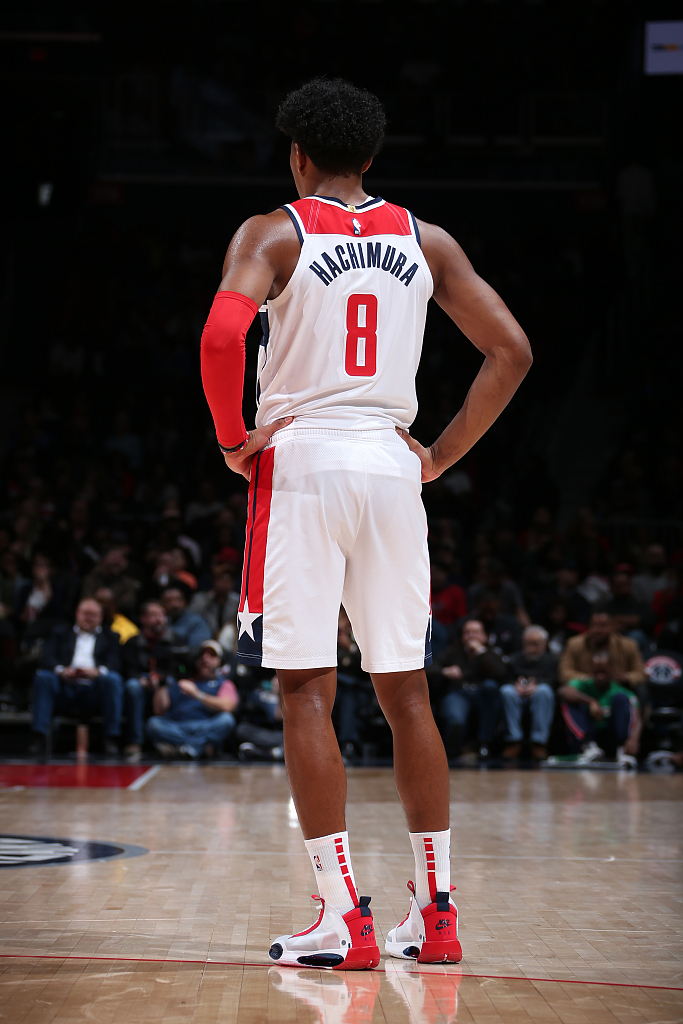 开云体育app-北京队对阵马刺，恩比德节奏完全掌控